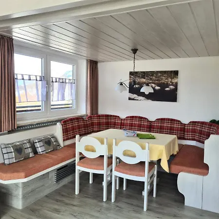 Montana Haus, B15 *